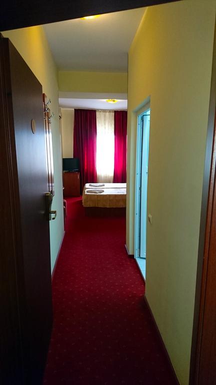 Hotel Pui De Urs Bukarest Kültér fotó
