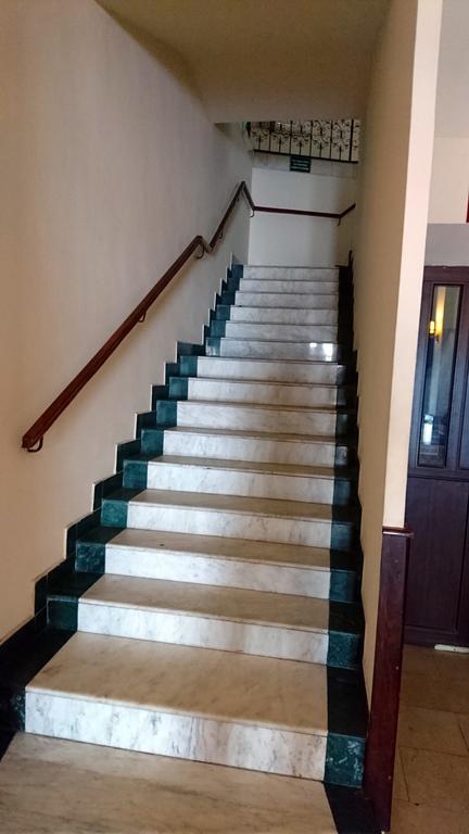 Hotel Pui De Urs Bukarest Kültér fotó